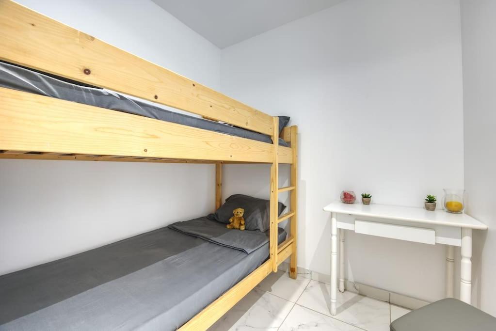 Appt P2 De 1 A 6 Pers A Rognac Apartment Luaran gambar