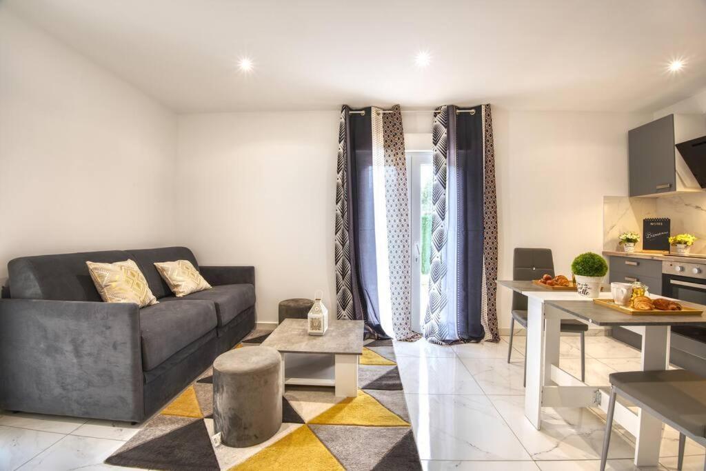 Appt P2 De 1 A 6 Pers A Rognac Apartment Luaran gambar