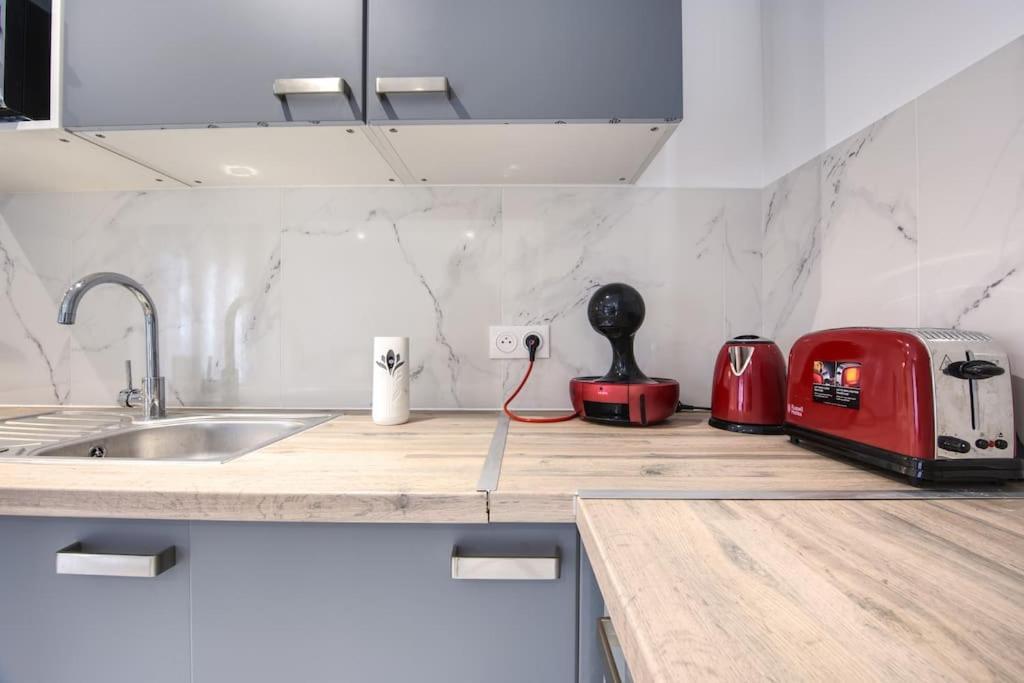 Appt P2 De 1 A 6 Pers A Rognac Apartment Luaran gambar