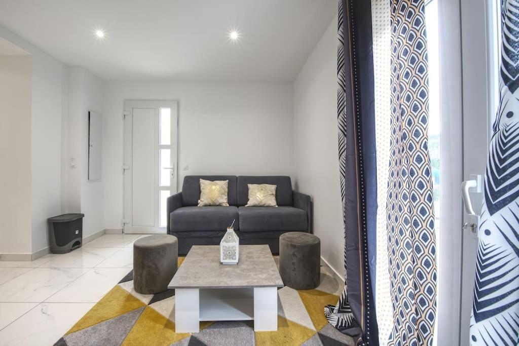 Appt P2 De 1 A 6 Pers A Rognac Apartment Luaran gambar