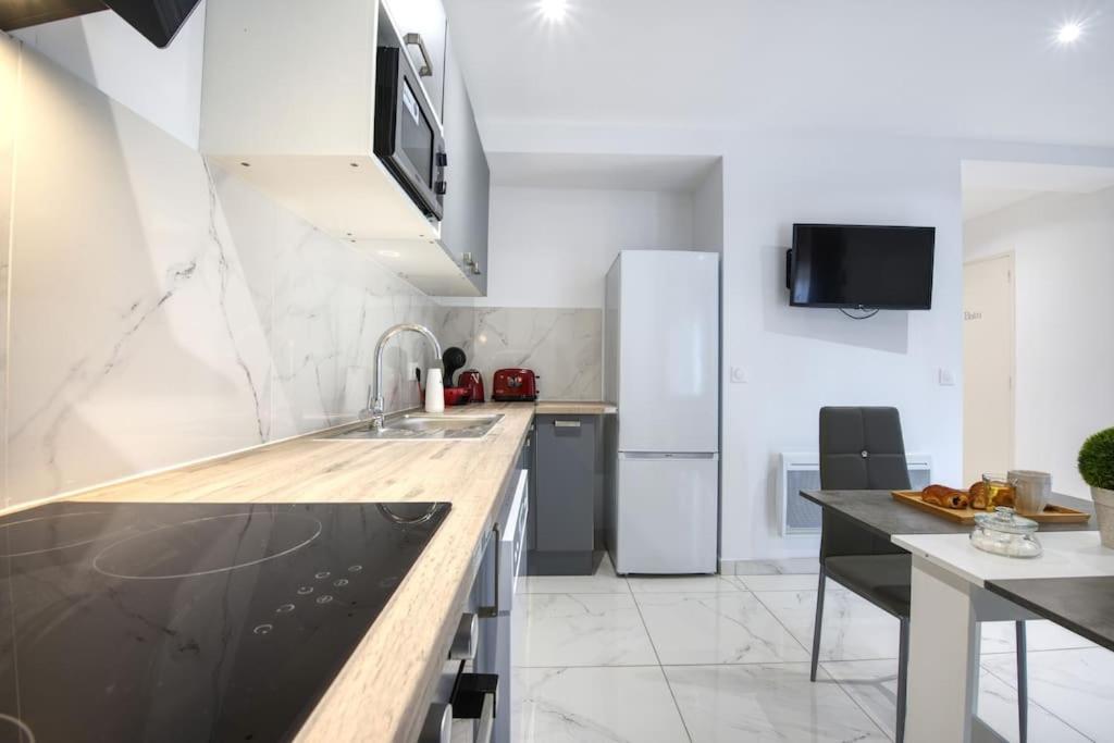 Appt P2 De 1 A 6 Pers A Rognac Apartment Luaran gambar